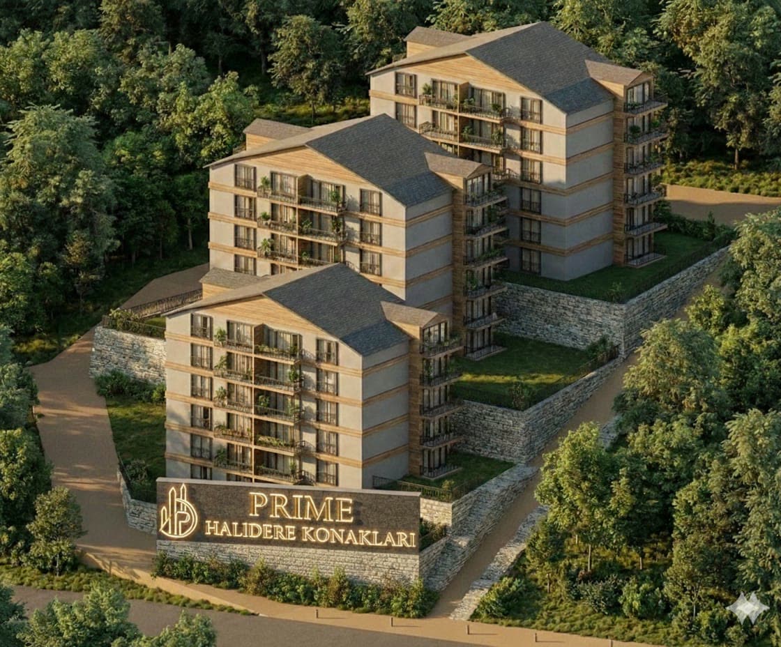 Prime Halıdere Konakları 3D proje görseli — üç blok, taş istinat duvarları ve orman dokusu